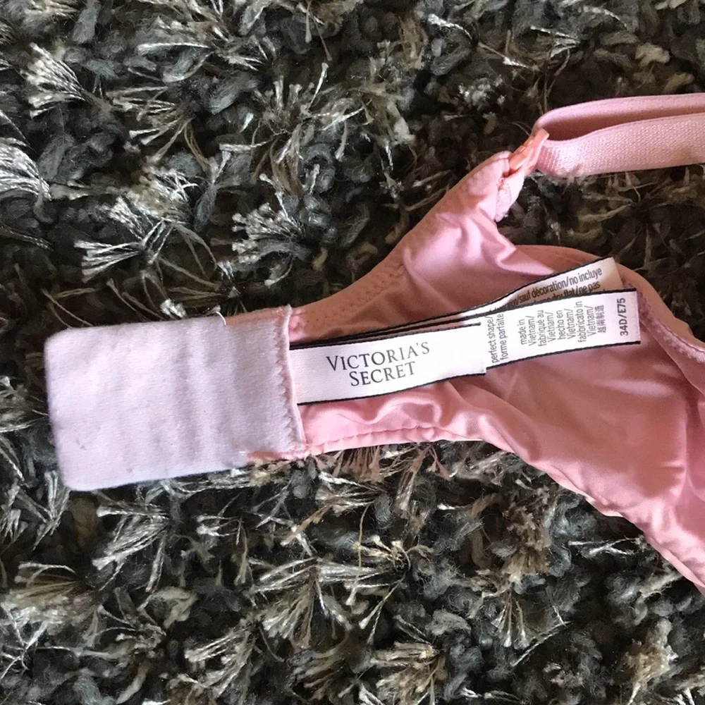 Victoria’s Secret push up full coverage bra - Picture 2 of 6